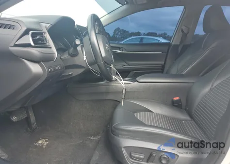 2022 Toyota Camry Se z USA, uszkodzony, nr VIN 4T1G11AK9NU069010